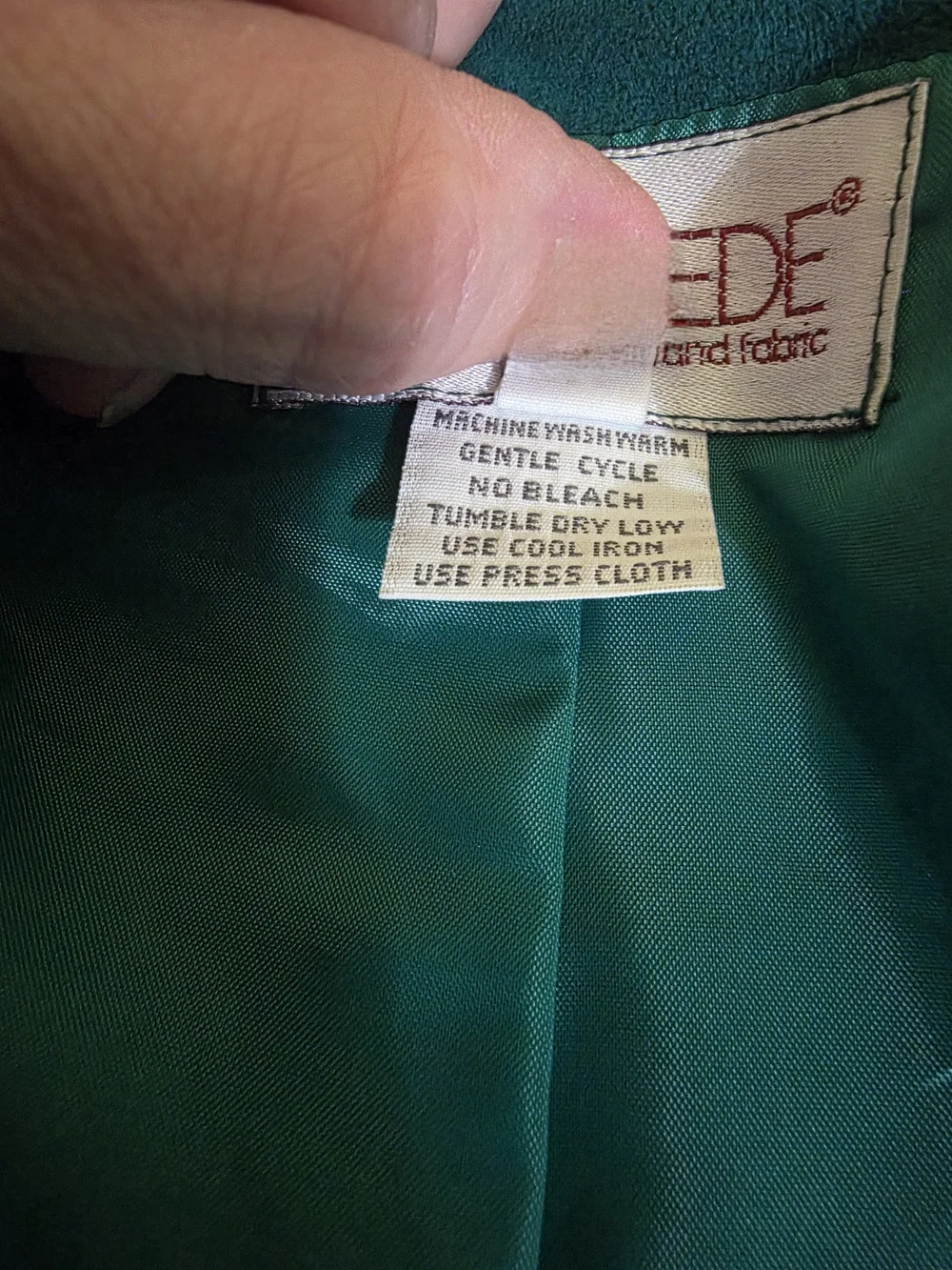Ultra Suede Emerald Green Skirt Suit. Measures Small Closer To Size 12. - Picture 7 of 8